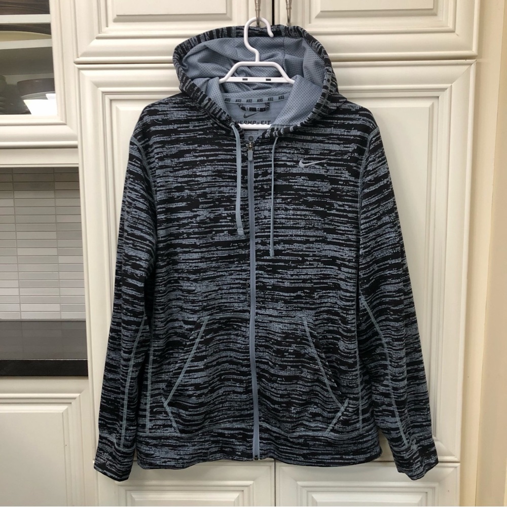 EUC Nike Men’s Therma-fit zip hoodie